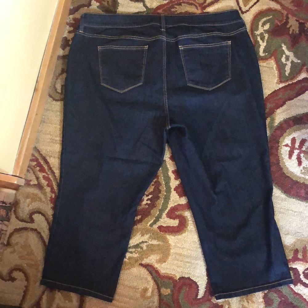 ST JOHNS BAY size 20W  Capri Stretchy Dark Denim Blue Jeans COZY EasyWear NEW